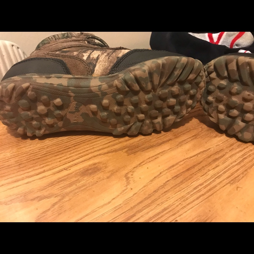 Kids hiking boots